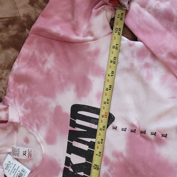 Tie Dye Hoodie NWT - Picture 4 of 8